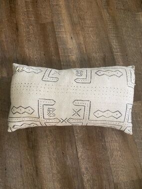 Neutral Ivory Mudcloth Accent Pillow with Geometric Stitching